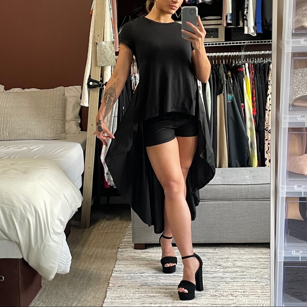 Discovery Women’s Black Extreme High Low Waterfall Hem T Shirt